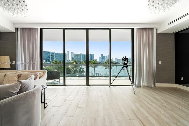 3300 NE 188th St 216, Aventura, FL 33180