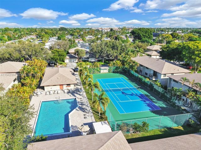 3951 NE 17th Ave 705, Pompano Beach, FL 33064