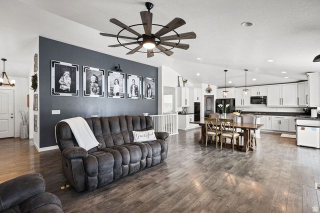 8339 S ALLISON BEND DR, West Jordan, UT 84081