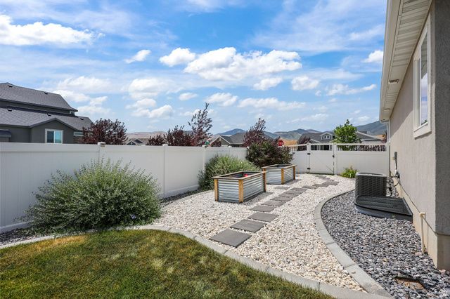 8339 S ALLISON BEND DR, West Jordan, UT 84081