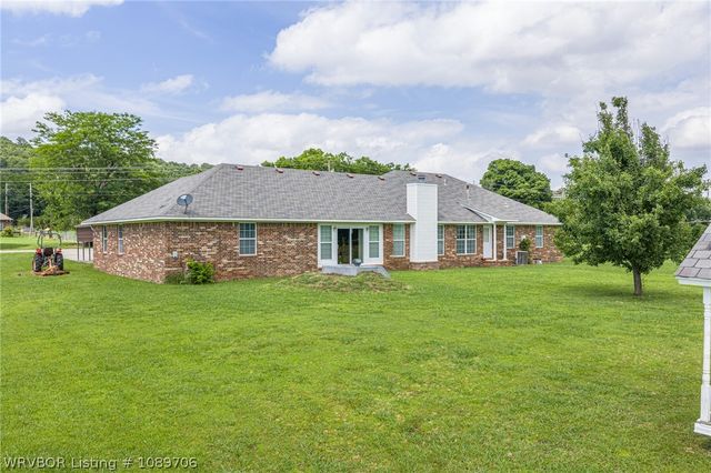 500 E Hamon Avenue, Pocola, OK 74902