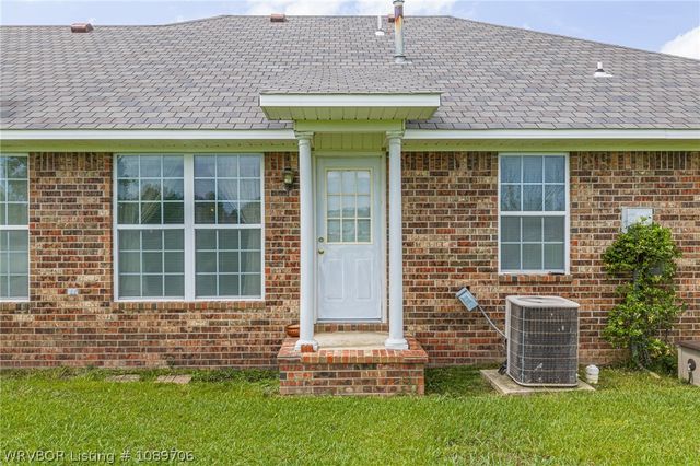 500 E Hamon Avenue, Pocola, OK 74902