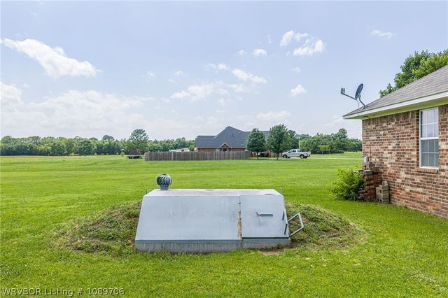 500 E Hamon Avenue, Pocola, OK 74902