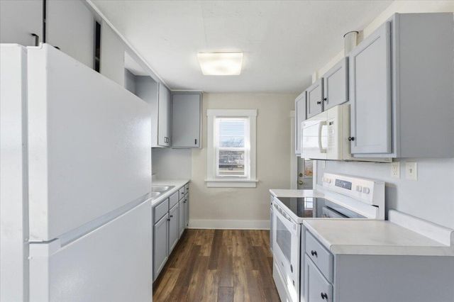 1528 AVENUE B, Council Bluffs, IA 51501