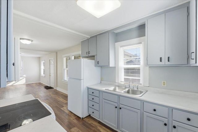 1528 AVENUE B, Council Bluffs, IA 51501