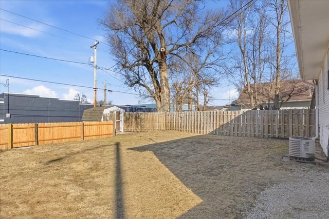 1528 AVENUE B, Council Bluffs, IA 51501