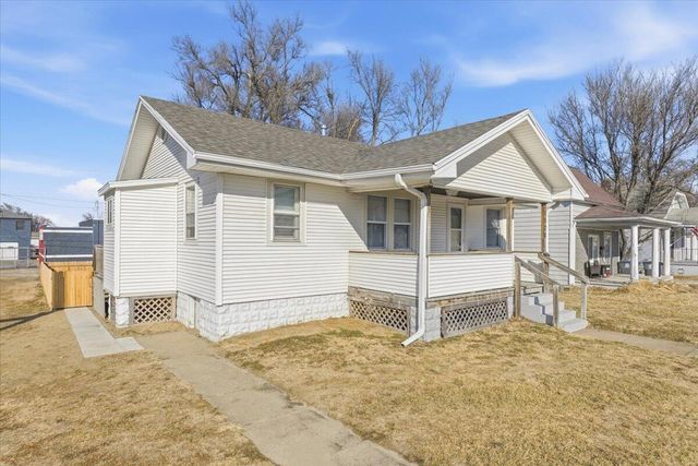 1528 AVENUE B, Council Bluffs, IA 51501