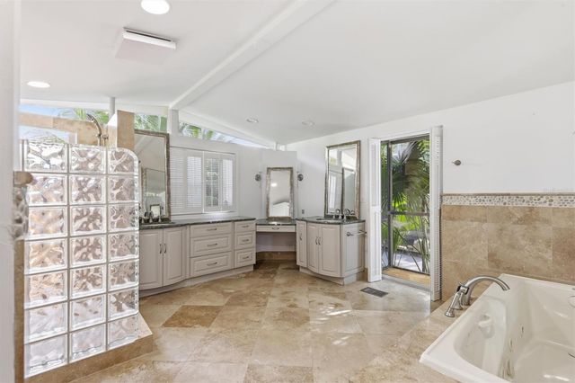 425 PARTRIDGE CIRCLE, Sarasota, FL 34236