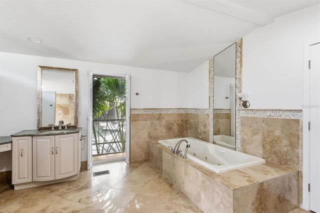 425 PARTRIDGE CIRCLE, Sarasota, FL 34236