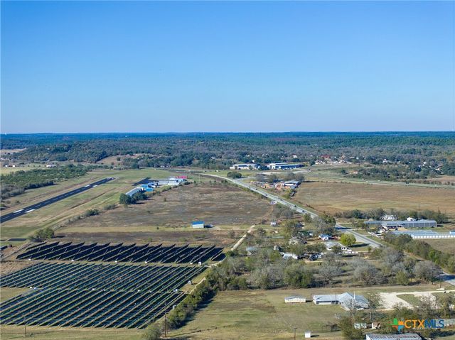 663 SH 230 Loop, Smithville, TX 78957