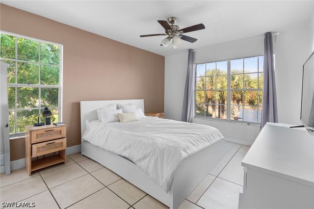 161 Santa Clara DR 10, Naples, FL 34104