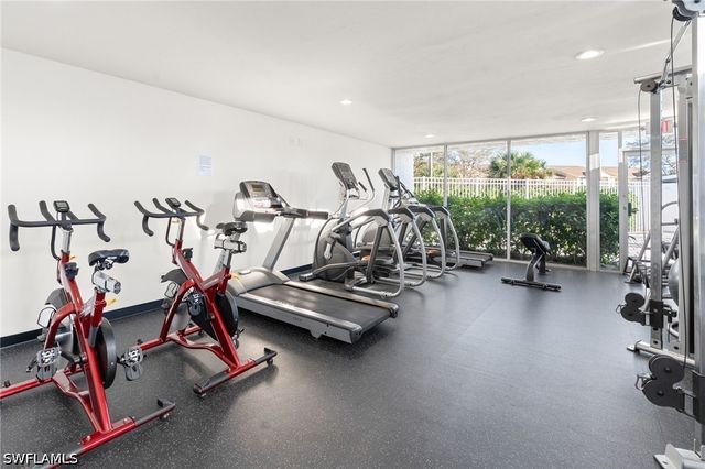 161 Santa Clara DR 10, Naples, FL 34104