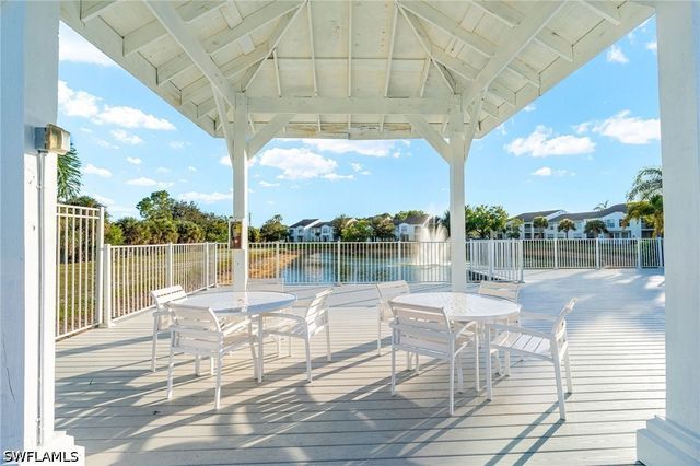 161 Santa Clara DR 10, Naples, FL 34104