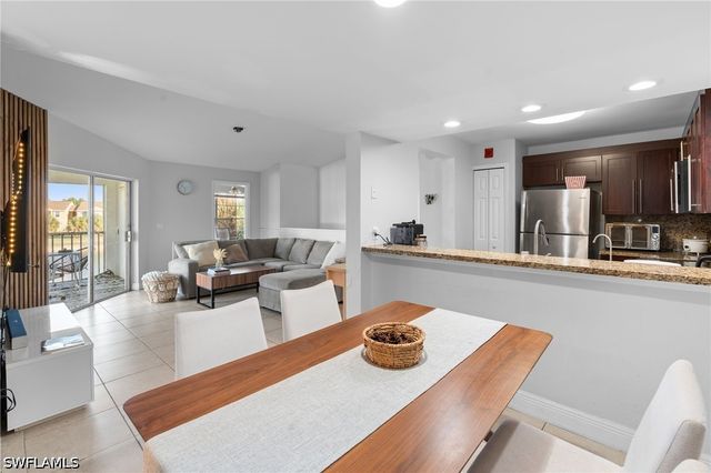 161 Santa Clara DR 10, Naples, FL 34104