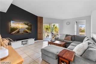 161 Santa Clara DR 10, Naples, FL 34104