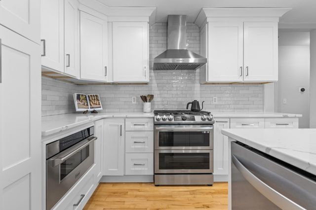5701 Vincent Avenue S, Minneapolis, MN 55410