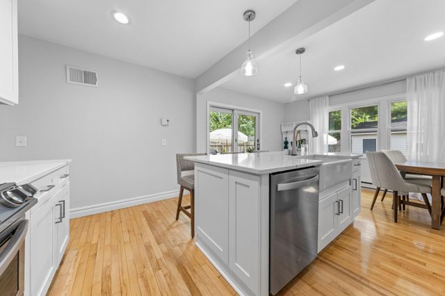 5701 Vincent Avenue S, Minneapolis, MN 55410