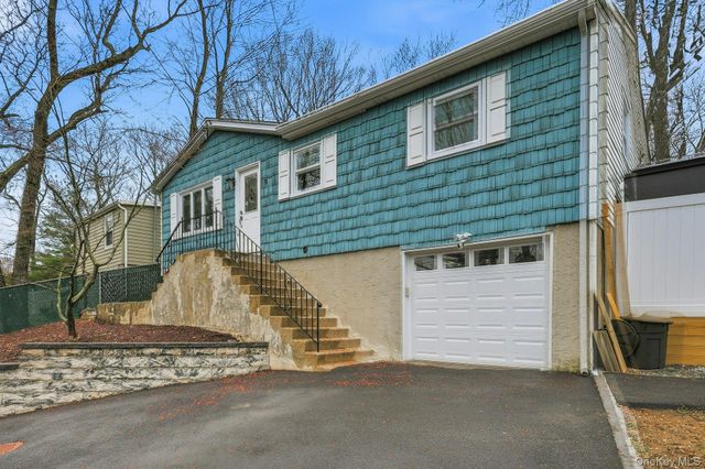 5 Orient Road, Sound Beach, NY 11789
