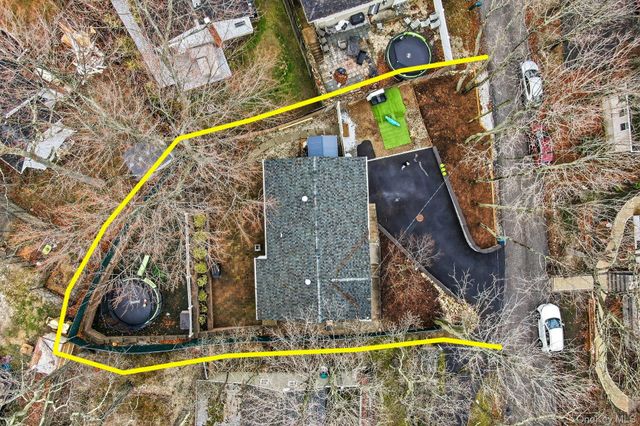 5 Orient Road, Sound Beach, NY 11789