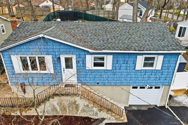 5 Orient Road, Sound Beach, NY 11789