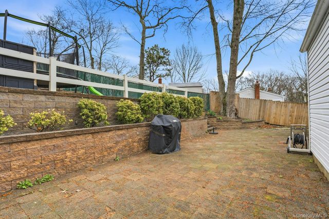5 Orient Road, Sound Beach, NY 11789