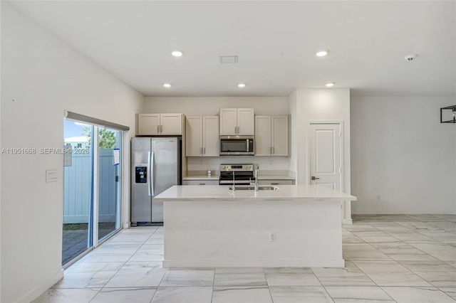 767 SE 18th St, Homestead, FL 33034