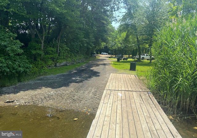 1564 COLONY RD, Pasadena, MD 21122