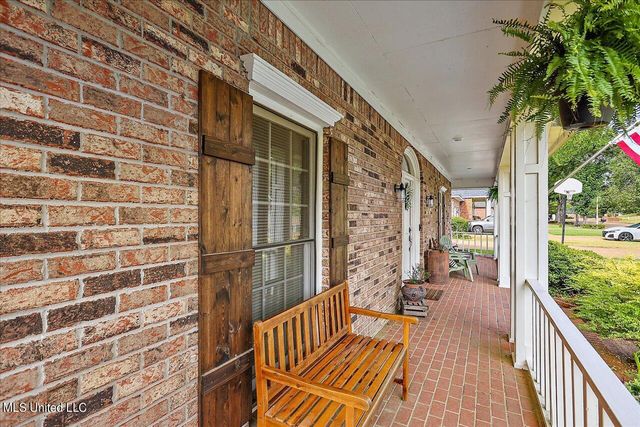 439 Woodlands Circle, Brandon, MS 39047
