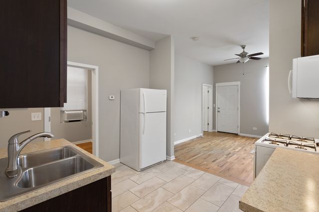 1532 W 18th Place 1R, Chicago, IL 60608