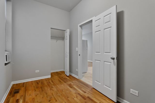 1532 W 18th Place 1R, Chicago, IL 60608