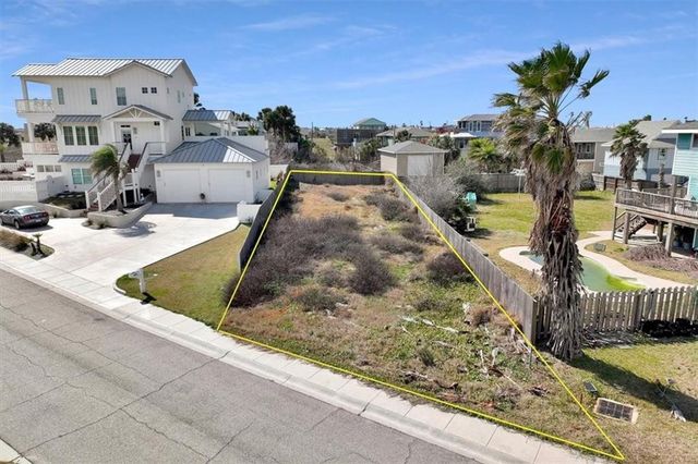 626 Light Lane, Port Aransas, TX 78373