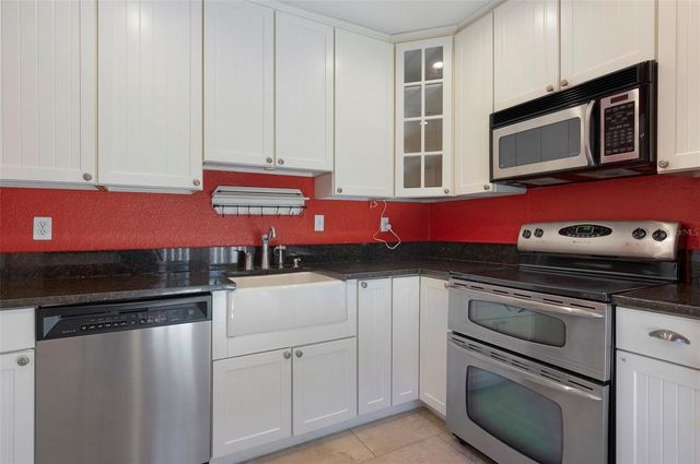 130 22ND AVENUE NE, St Petersburg, FL 33704