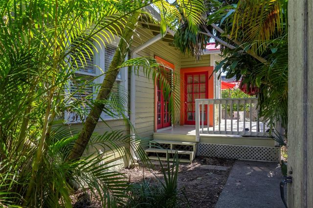 130 22ND AVENUE NE, St Petersburg, FL 33704