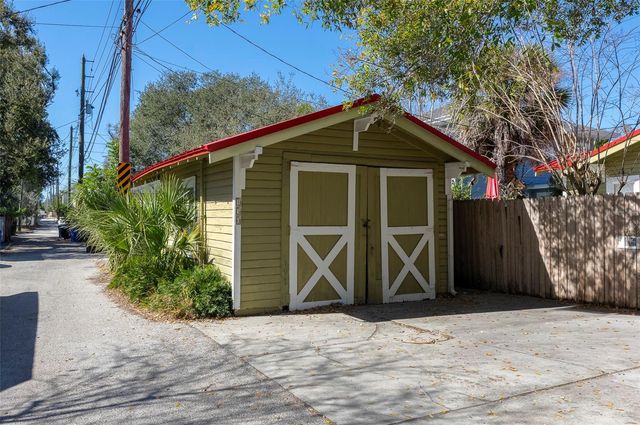 130 22ND AVENUE NE, St Petersburg, FL 33704