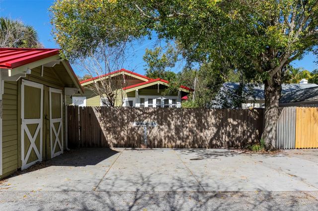 130 22ND AVENUE NE, St Petersburg, FL 33704