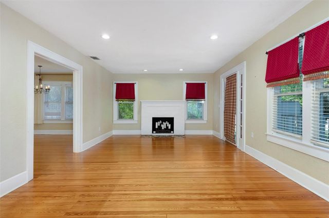 130 22ND AVENUE NE, St Petersburg, FL 33704