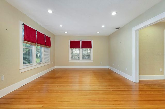 130 22ND AVENUE NE, St Petersburg, FL 33704