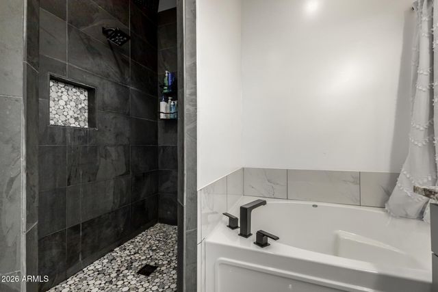 1427 E WHITELEY Street, Apache Junction, AZ 85119