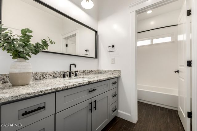 1427 E WHITELEY Street, Apache Junction, AZ 85119