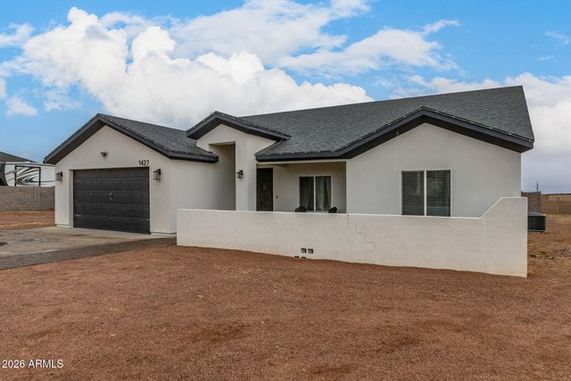 1427 E WHITELEY Street, Apache Junction, AZ 85119