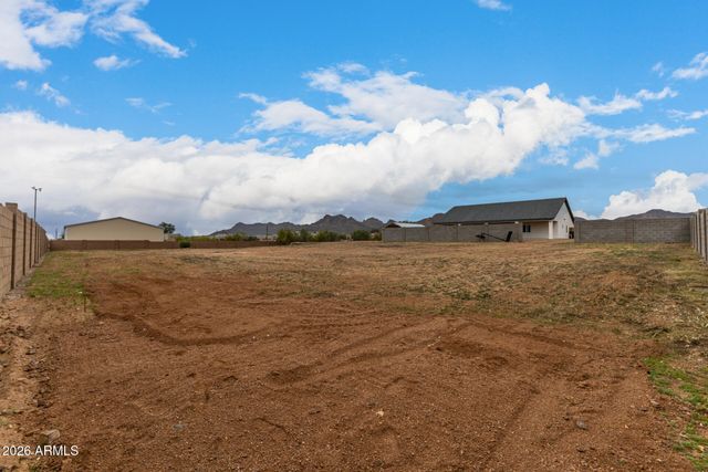 1427 E WHITELEY Street, Apache Junction, AZ 85119