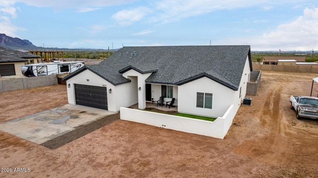 1427 E WHITELEY Street, Apache Junction, AZ 85119