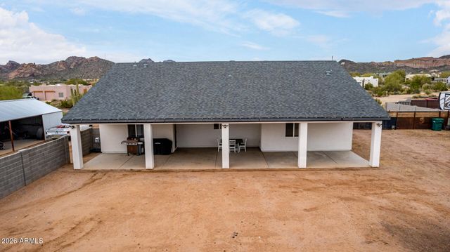 1427 E WHITELEY Street, Apache Junction, AZ 85119