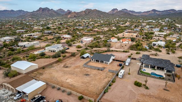 1427 E WHITELEY Street, Apache Junction, AZ 85119