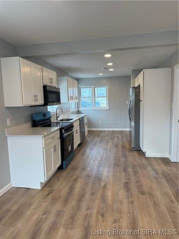 1414 Greenwood Road, Sellersburg, IN 47172