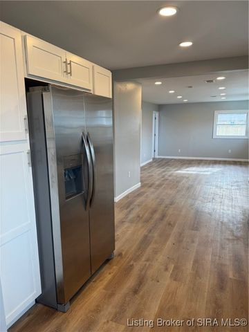 1414 Greenwood Road, Sellersburg, IN 47172