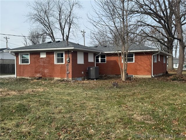 1414 Greenwood Road, Sellersburg, IN 47172