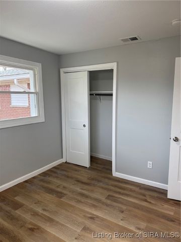 1414 Greenwood Road, Sellersburg, IN 47172