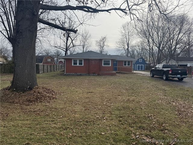 1414 Greenwood Road, Sellersburg, IN 47172