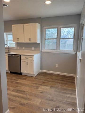 1414 Greenwood Road, Sellersburg, IN 47172